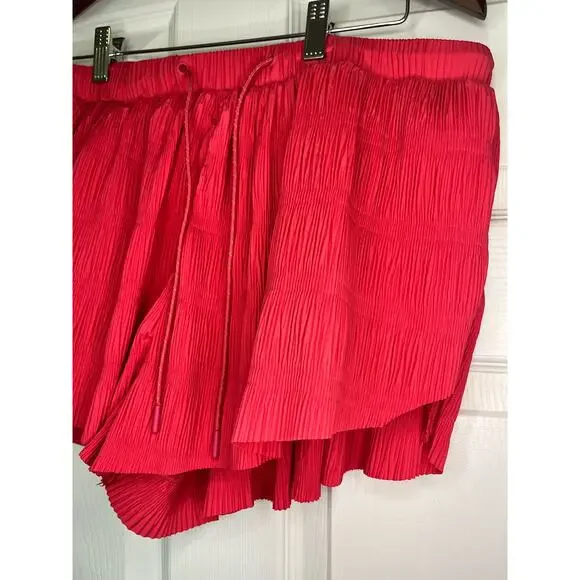 Free People Movement Curtsy “Pleated” Active Shorts
- XL - Picture 3 of 6
